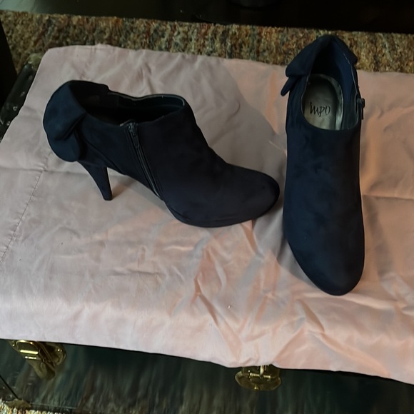 Impo Velvet Navy Booties Bow Detail on Back Sz 10M - Picture 5 of 9